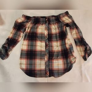 RUE21 Size SM Off the Shoulder Top